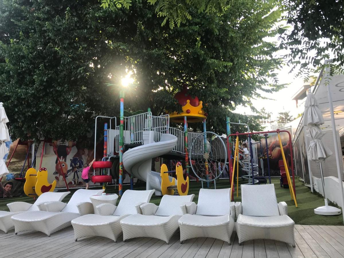 Аркадийский Дворец. Санрайз Appartement Odessa Buitenkant foto