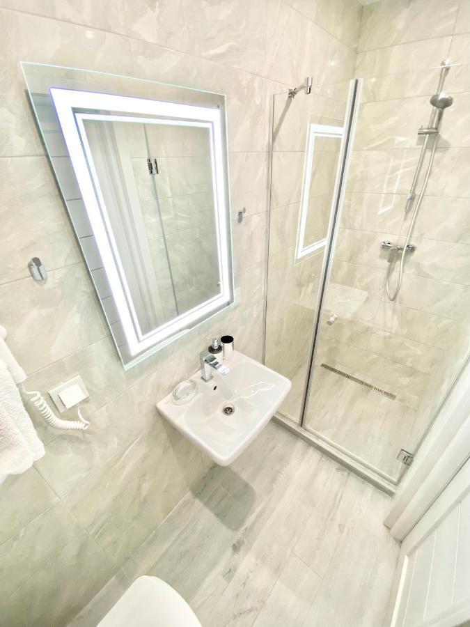 Аркадийский Дворец. Санрайз Appartement Odessa Buitenkant foto